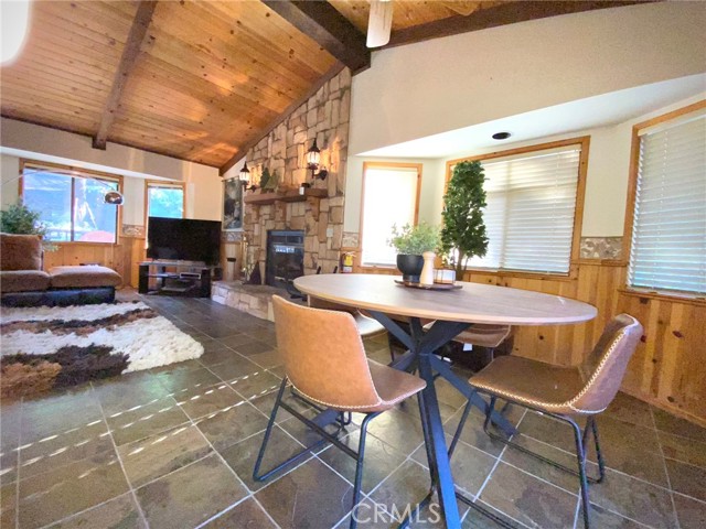 43133 Moonridge Rd, Big Bear CA: https://media.crmls.org/medias/d658922b-6503-4b4b-8a5f-f5517610a0a4.jpg