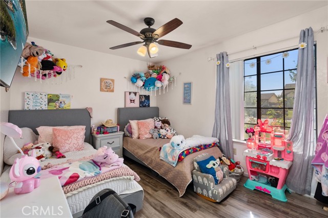 15454 Raymond, Fontana CA: https://media.crmls.org/medias/d659bb42-0569-413b-9201-c2373860ec75.jpg