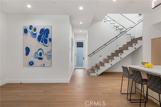 Detail Gallery Image 21 of 46 For 9836 Yoakum Dr, Beverly Hills,  CA 90210 - 5 Beds | 4 Baths