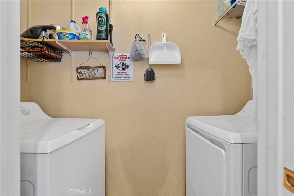 https://media.crmls.org/medias/d65aa6e9-d241-4baa-bb5c-6f42599495a1.jpg?preset=X-Large