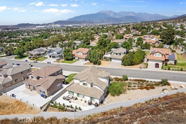 6749 Olive Avenue, San Bernardino CA: https://media.crmls.org/medias/d65af5fa-1d5a-4120-83b3-330d840db712.jpg