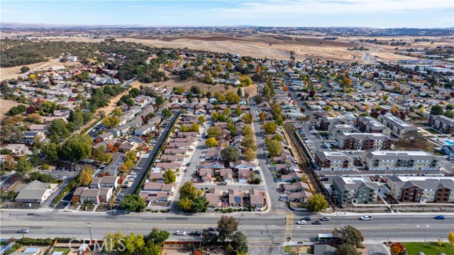 Detail Gallery Image 33 of 36 For 223 Oak Meadow Ln, Paso Robles,  CA 93446 - 2 Beds | 2 Baths