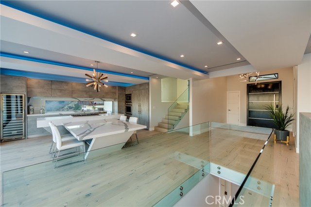 Detail Gallery Image 10 of 75 For 8401 Wyndham Rd, Hollywood Hills,  CA 90046 - 5 Beds | 6 Baths