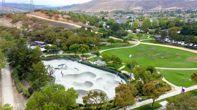 8 Caltrop Way, Ladera Ranch CA: https://media.crmls.org/medias/d65cd20c-ce1f-4332-8244-14e588dcb35d.jpg