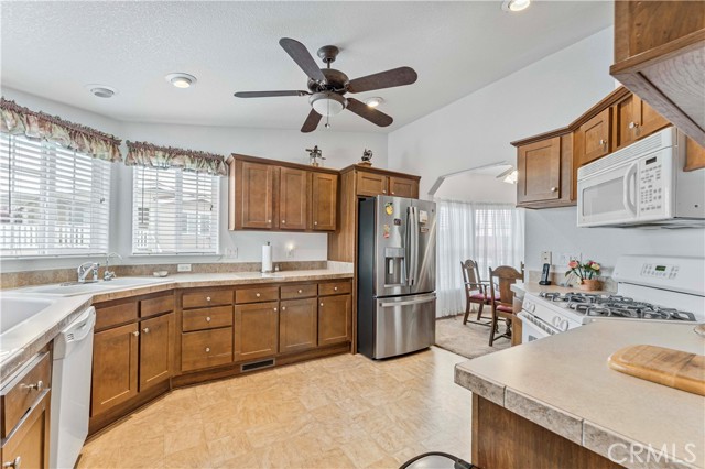 10210 Base Line Road, Rancho Cucamonga CA: https://media.crmls.org/medias/d65cf0ab-e5f5-446d-b679-92a2c15fc14d.jpg