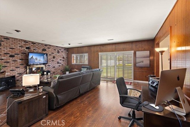 Detail Gallery Image 5 of 53 For 420 W Tichenor St, Compton,  CA 90220 - 3 Beds | 2 Baths