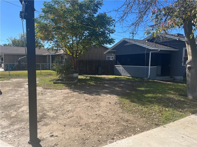 609 S Buena Vista Street, Hemet CA: https://media.crmls.org/medias/d65e00e1-f530-4254-a011-0be5a5f0c50e.jpg