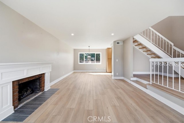 Detail Gallery Image 6 of 59 For 1613 Darcy Ave, Simi Valley,  CA 93065 - 4 Beds | 2/1 Baths