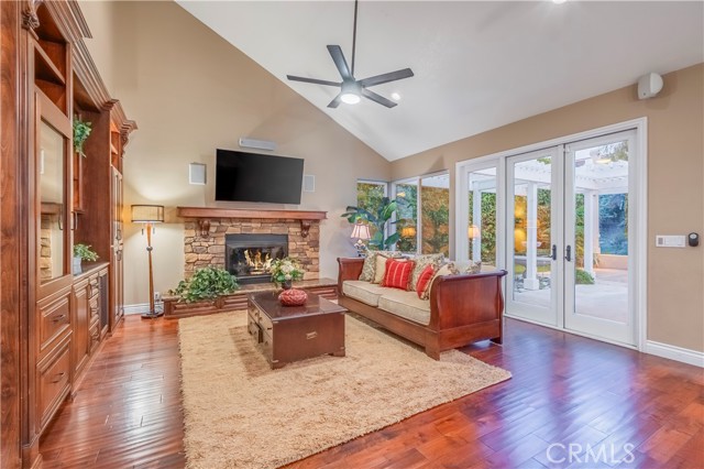 369 Ashbury Lane, Upland CA: https://media.crmls.org/medias/d65f4980-7fb9-49d7-adf0-36cdf0feb9f3.jpg
