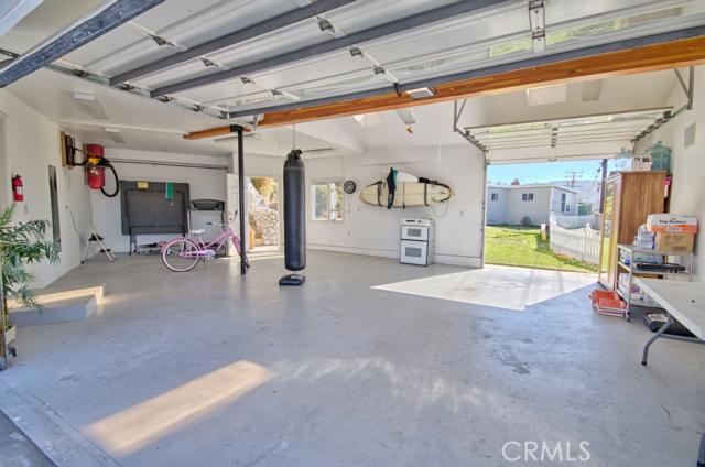 304 Avenue E, Redondo Beach, California 90277, 6 Bedrooms Bedrooms, ,4 BathroomsBathrooms,Residential,Sold,Avenue E,SB13009871