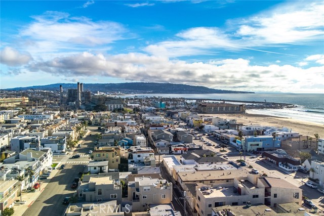 421 Manhattan Ave, Hermosa Beach, California 90254, 2 Bedrooms Bedrooms, ,1 BathroomBathrooms,Residential,Sold,Manhattan Ave,SB24022138