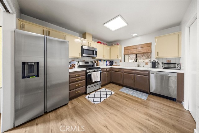 930 Philinda Avenue, Santa Barbara CA: https://media.crmls.org/medias/d66060bb-0fec-4fdc-b59e-195ca731514d.jpg