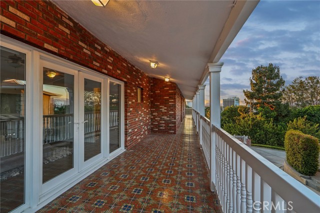 Detail Gallery Image 32 of 37 For 14560 Valley Vista Bld, Sherman Oaks,  CA 91403 - 4 Beds | 4 Baths