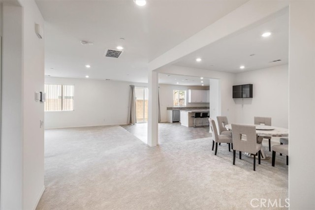 Detail Gallery Image 4 of 43 For 4852 S Jordan Ave, Ontario,  CA 91762 - 5 Beds | 3 Baths