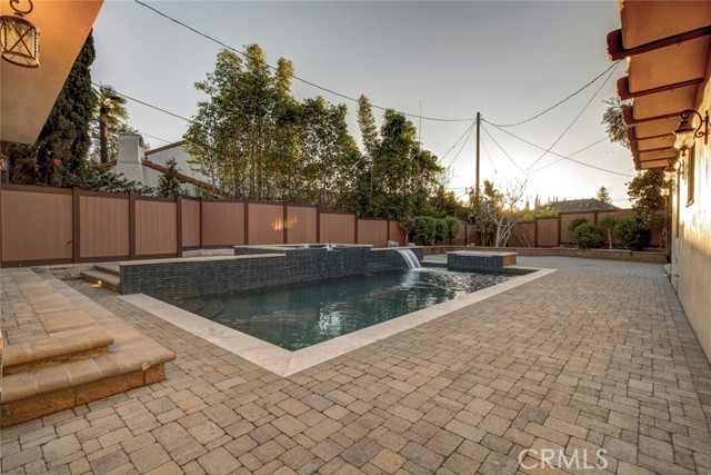 Detail Gallery Image 27 of 36 For 954 Rosemount, Glendale,  CA 91207 - 5 Beds | 3 Baths