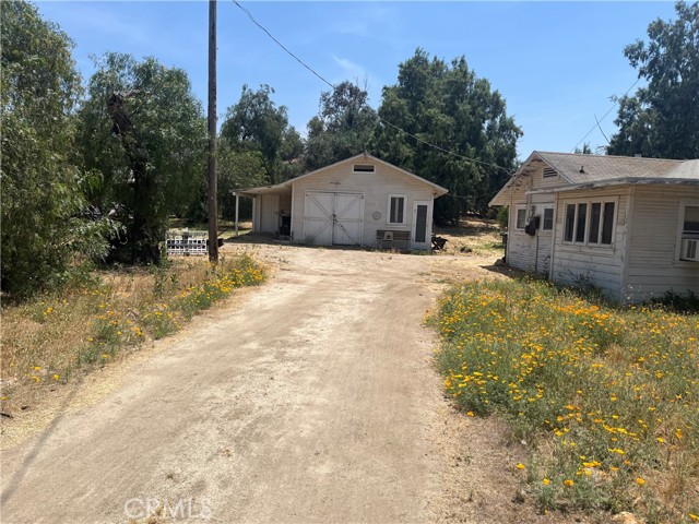 10560 Robinson Avenue, Riverside, California 92505, 2 Bedrooms Bedrooms, ,1 BathroomBathrooms,Single Family Residence,For Sale,Robinson,IV24112122