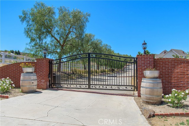 Detail Gallery Image 4 of 53 For 36475 Avenida La Cresta, Murrieta,  CA 92562 - 9 Beds | 7/1 Baths
