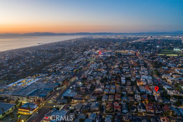 1018 17th Street, Hermosa Beach, California 90254, 4 Bedrooms Bedrooms, ,2 BathroomsBathrooms,Residential,Sold,17th,SB21225604