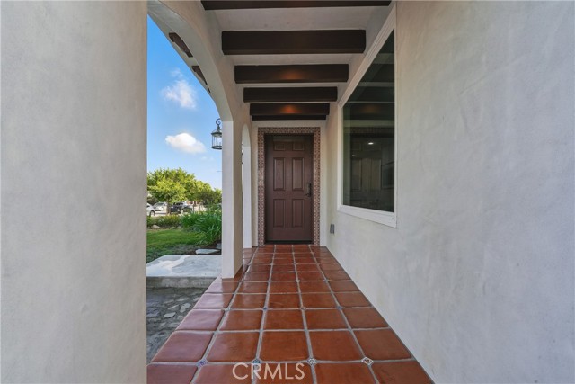 2111 S Bronson Ave, Los Angeles CA: https://media.crmls.org/medias/d66462e2-7ce9-407e-99f0-f282decf9b1b.jpg