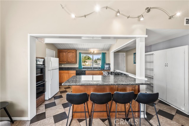 Detail Gallery Image 6 of 41 For 13540 Wilfrey Ave, La Mirada,  CA 90638 - 4 Beds | 2 Baths
