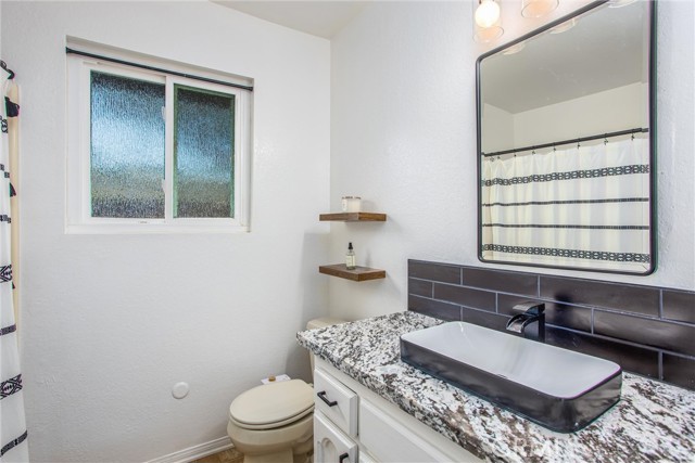 Detail Gallery Image 22 of 48 For 14473 Harvey Ln, Riverside,  CA 92503 - 4 Beds | 2 Baths