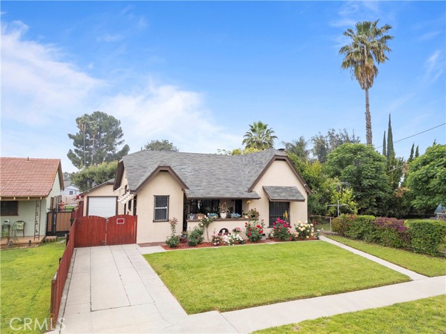 Detail Gallery Image 2 of 22 For 1762 N Lugo Ave, San Bernardino,  CA 92404 - 3 Beds | 2 Baths
