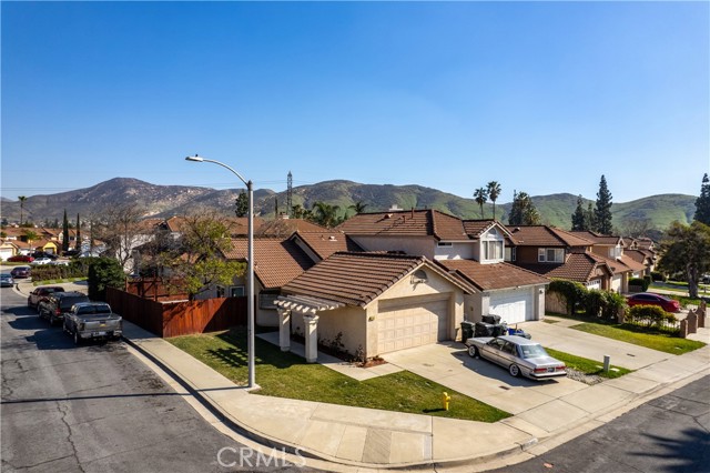 11747 Burl Drive, Fontana, California 92337, 2 Bedrooms Bedrooms, ,2 BathroomsBathrooms,Single Family Residence,For Sale,Burl,CV25042157