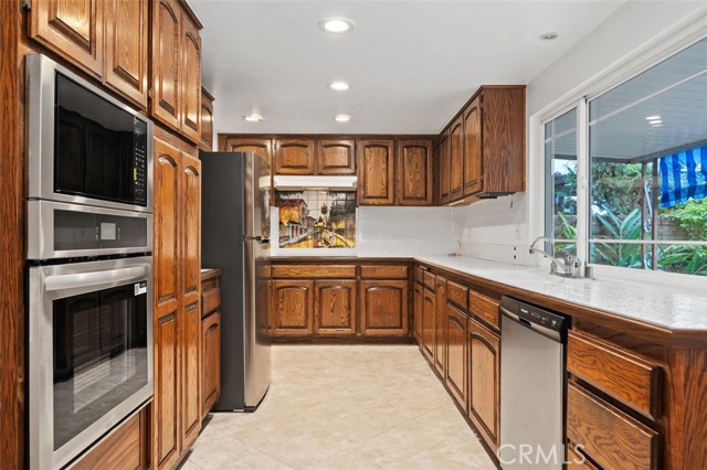 Detail Gallery Image 11 of 42 For 1707 Kingham Way, Fullerton,  CA 92833 - 4 Beds | 2/1 Baths