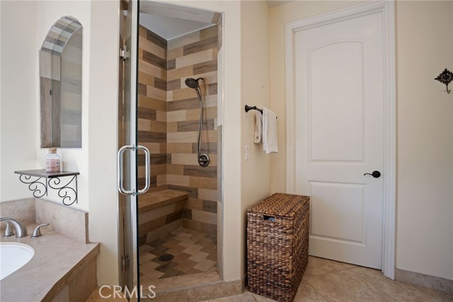 Detail Gallery Image 17 of 32 For 19241 Liam Ln, Tarzana,  CA 91356 - 5 Beds | 4/1 Baths