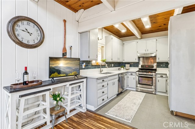 401 Grass Valley, Lake Arrowhead, CA 92352
