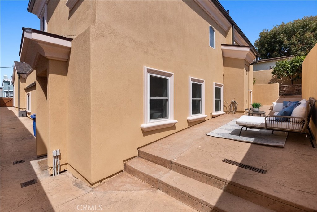 668 Longfellow Avenue