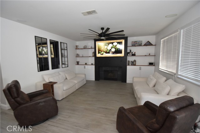 Detail Gallery Image 7 of 23 For 38124 Placer Creek, Murrieta,  CA 92562 - 5 Beds | 3 Baths