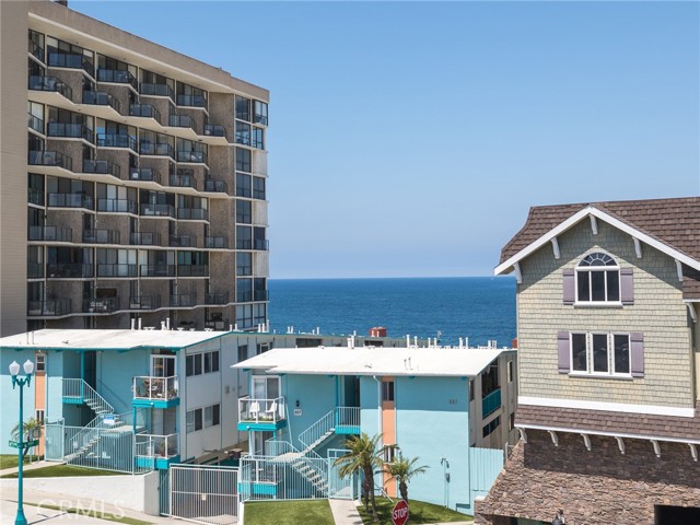 428 Esplanade, Redondo Beach, California 90277, 2 Bedrooms Bedrooms, ,1 BathroomBathrooms,Residential,Sold,Esplanade,SB23119318