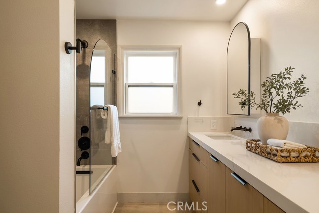 Detail Gallery Image 28 of 74 For 12822 Fairhaven, Santa Ana,  CA 92705 - 6 Beds | 4/1 Baths