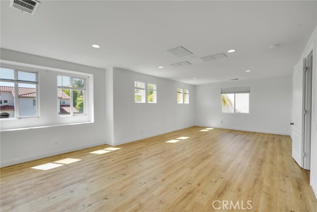 29138 Harmony Way, Saugus CA: https://media.crmls.org/medias/d66766d2-8cbb-4802-8187-f1711cbc0b1e.jpg