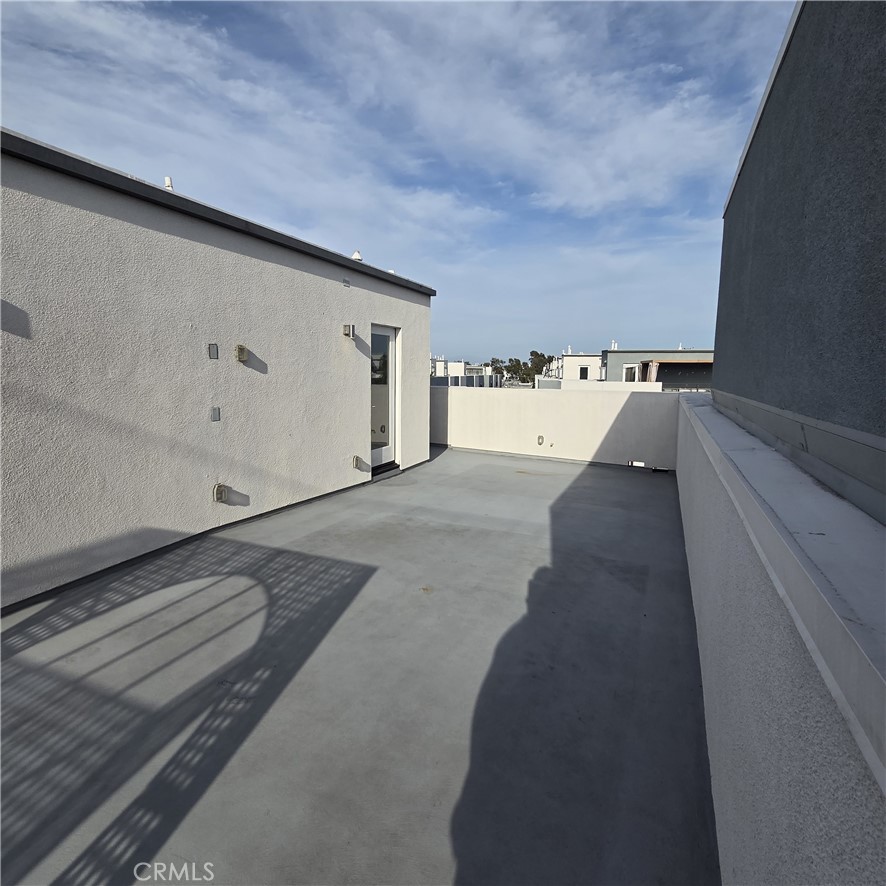 https://media.crmls.org/medias/d667c15c-f496-4de3-b56f-ac0029e7ce94.jpg?preset=X-Large