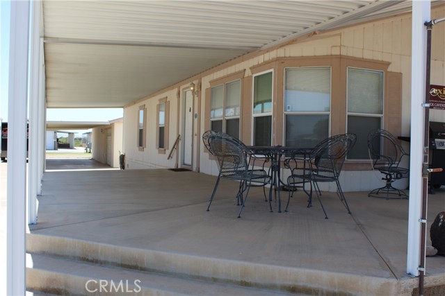 220 Colorado River Drive, Blythe CA: https://media.crmls.org/medias/d667ddf1-3fb0-4e1c-ae8a-a7e711344d26.jpg