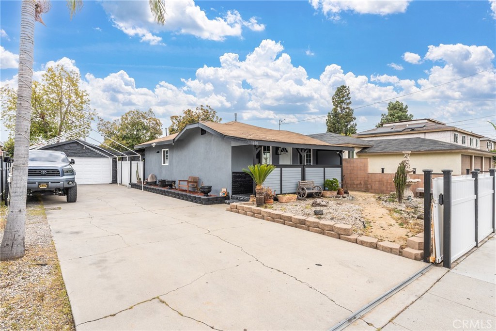 1600 W Cameron Street