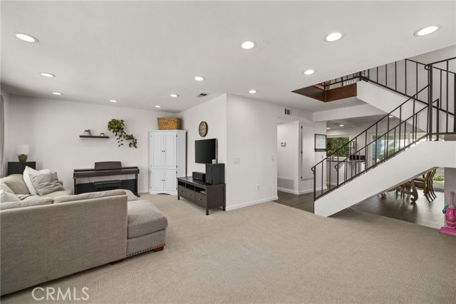 Detail Gallery Image 4 of 47 For 1693 N Mountain #D,  Upland,  CA 91784 - 3 Beds | 2/1 Baths