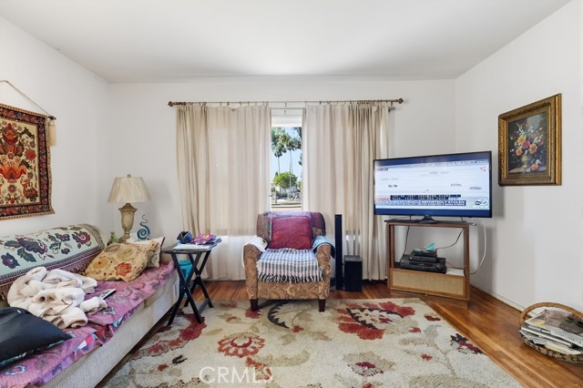 9132 Crenshaw Boulevard, Inglewood CA: https://media.crmls.org/medias/d6689c6e-23b8-4213-bef0-b6740de44653.jpg