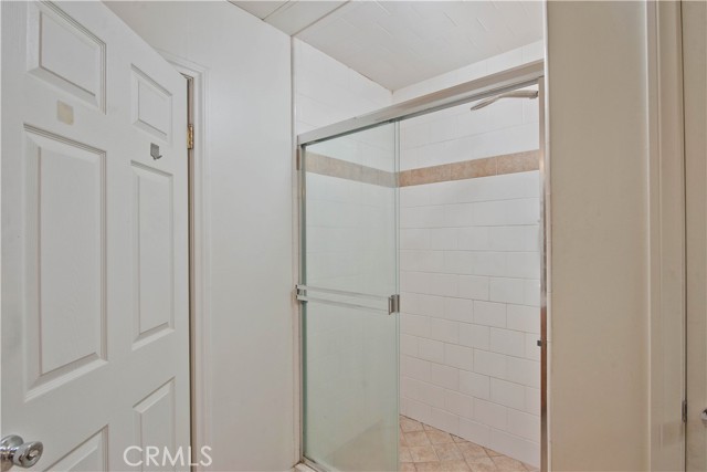 Detail Gallery Image 23 of 31 For 17420 Collins St, Encino,  CA 91316 - 3 Beds | 3 Baths