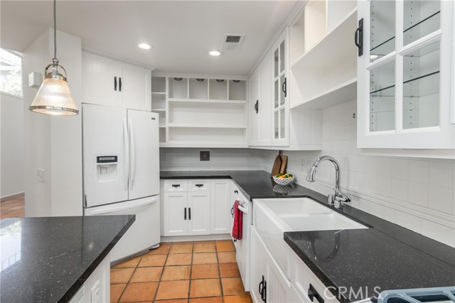 Detail Gallery Image 8 of 25 For 2887 Ashley Dr, Pasadena,  CA 91107 - 3 Beds | 2/1 Baths