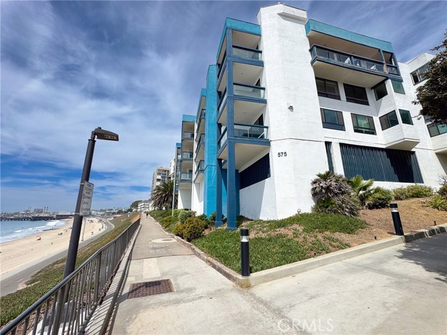 Detail Gallery Image 39 of 40 For 575 Esplanade #102,  Redondo Beach,  CA 90277 - 3 Beds | 2 Baths