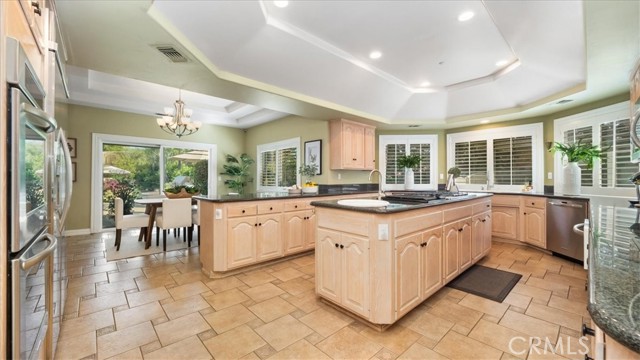 844 Deep Springs Drive, Claremont CA: https://media.crmls.org/medias/d66a769b-2f96-463e-bd4c-df29289ca750.jpg