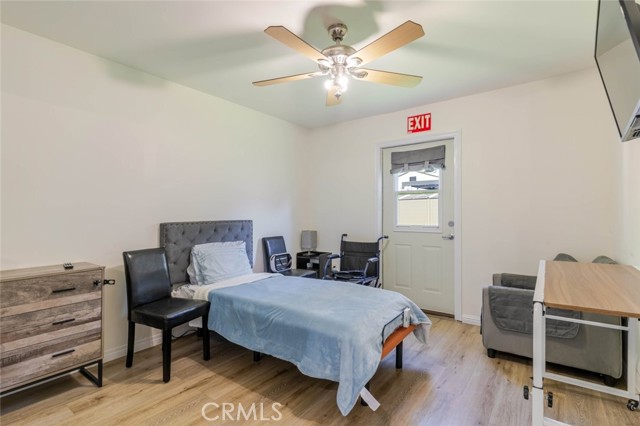 7315 Jamieson Avenue, Reseda CA: https://media.crmls.org/medias/d66a84e8-2da4-40bd-b307-c461086ef5dc.jpg