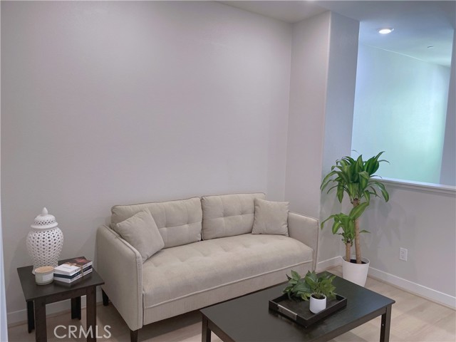 Detail Gallery Image 13 of 21 For 1060 N Anaheim Blvd #2, Anaheim,  CA 92801 - 4 Beds | 3/1 Baths