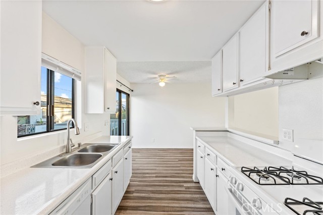 Detail Gallery Image 9 of 18 For 34042 Alcazar #B,  Dana Point,  CA 92629 - 2 Beds | 1 Baths