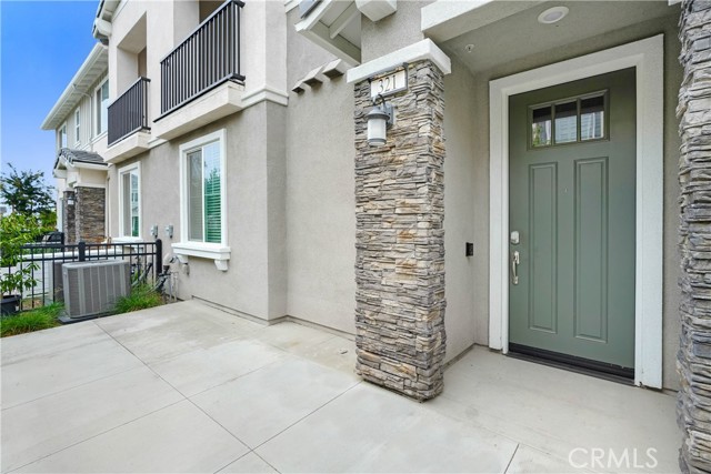 Detail Gallery Image 2 of 24 For 16502 Casa Grande Ave #321,  Fontana,  CA 92336 - 2 Beds | 2/1 Baths