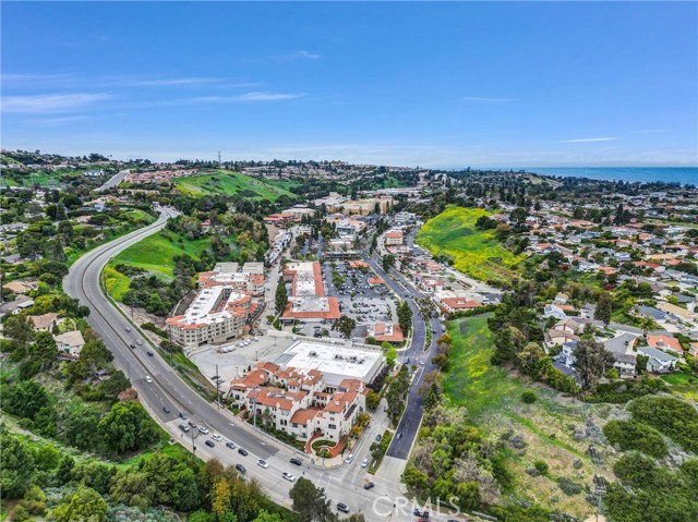 Detail Gallery Image 22 of 23 For 975 Silver Spur Rd, Rolling Hills Estates,  CA 90274 - 3 Beds | 3 Baths