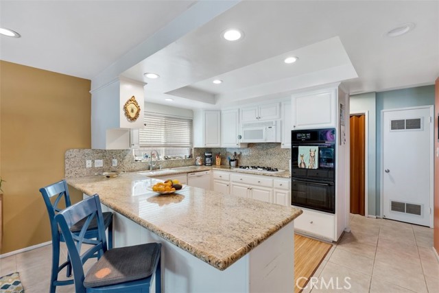 512 2nd Street, Manhattan Beach, California 90266, 4 Bedrooms Bedrooms, ,1 BathroomBathrooms,Residential,Sold,2nd Street,SB22080847